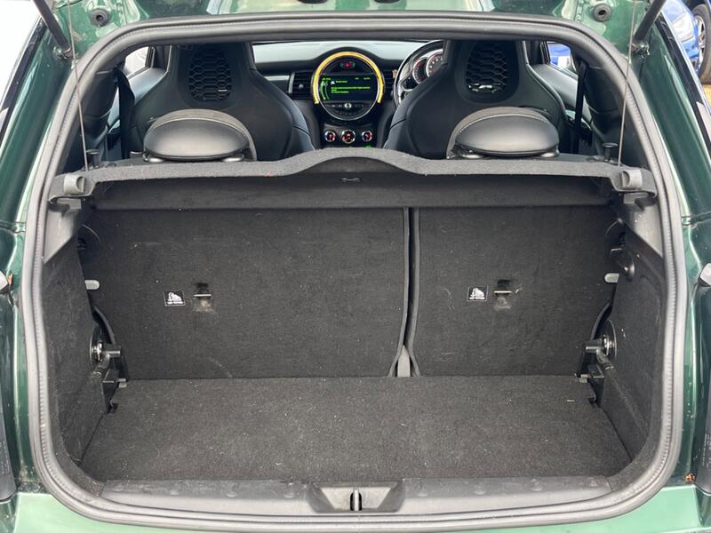 MINI HATCH