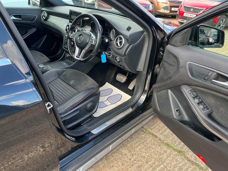 MERCEDES-BENZ GLA CLASS