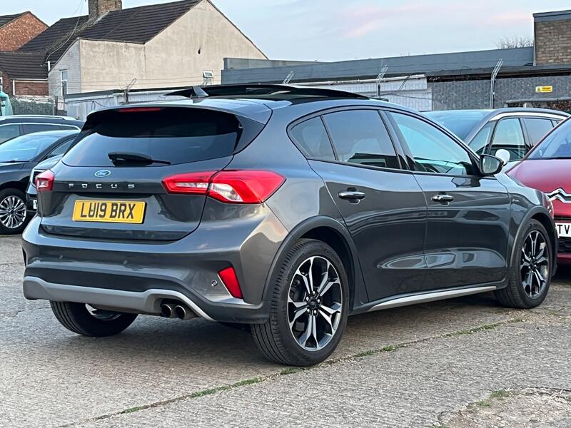 FORD FOCUS