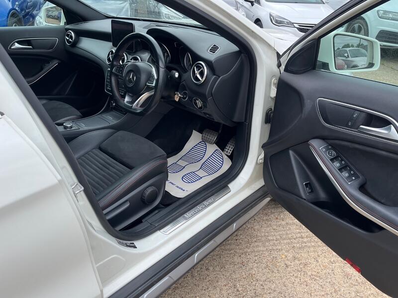 MERCEDES-BENZ GLA CLASS